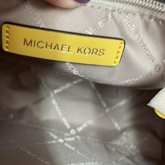 NWT Michael Kors ‘Sheila’ Small Center Zip Non-Leather Satchel - Picture 13 of 14